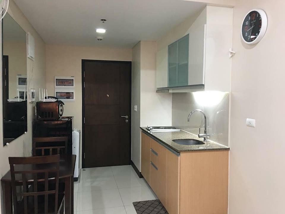 Condotel Walking Distance To Airport Manila Exterior foto